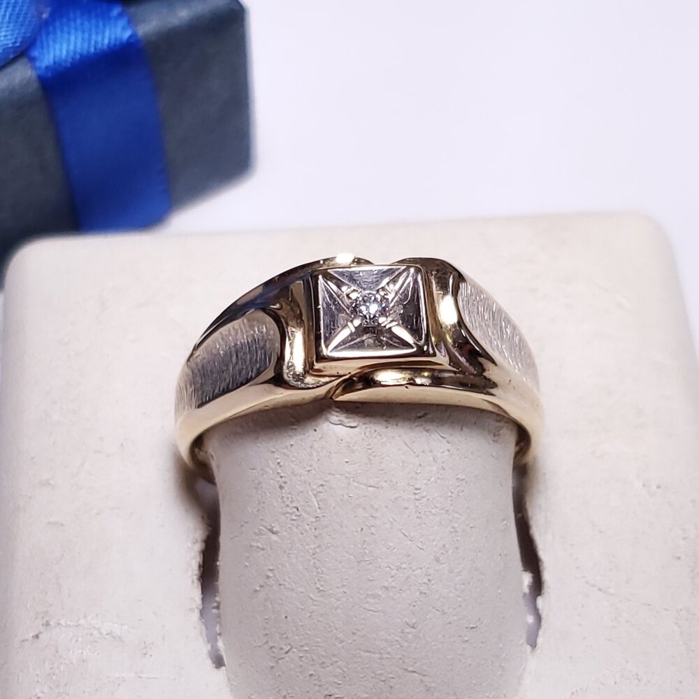 Estate .05ct Natural Diamond 2Tone Brushed Sides 14Kt Gold Gents S-9.75Ring22024